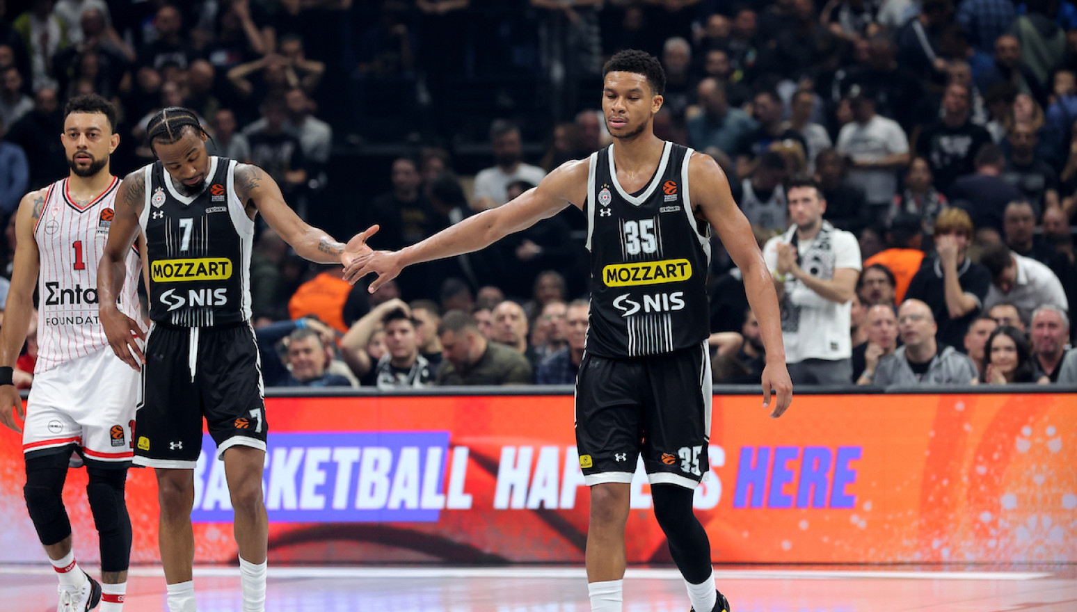 Partizan ugrozio plej-in; ŽOC zna krivca – Đoković u Areni, Milutinov uzvratio "grobarima"