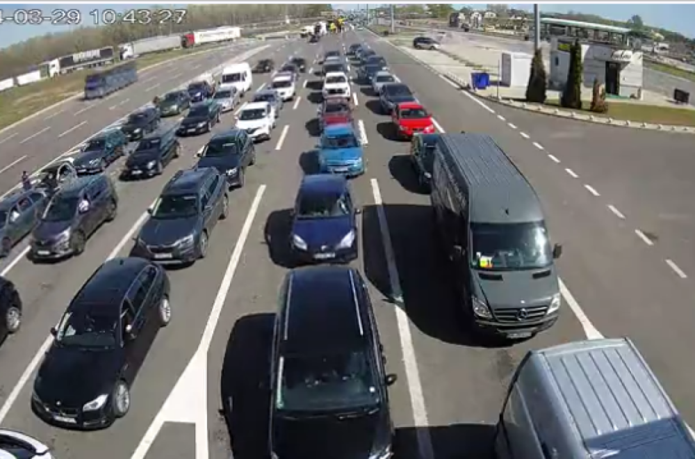 Stanje na putevima: Putnička vozila na izlazu preko Gradine čekaju dva sata