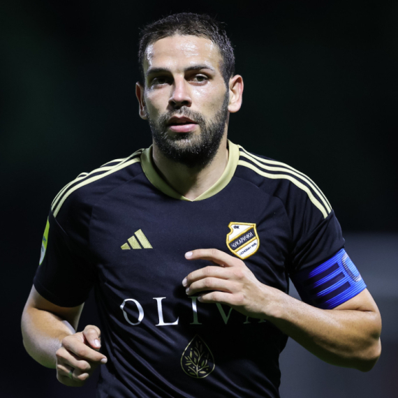 Docić i Pavkov u tri minuta rastužili bivšeg trenera Čuke