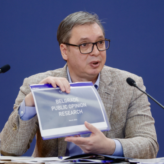 Vučić poručio opoziciji: "Nema tog istraživanja po kojem ste ispred" VIDEO