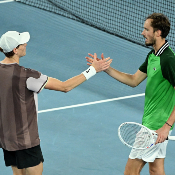 Blamaža Medvedeva: Siner ga počistio za sat, Danilu samo tri gema