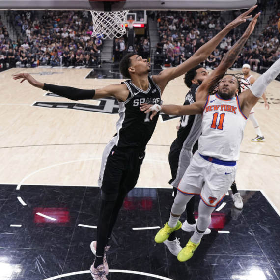 Branson spržio mrežicu 61 poenom, ali je i to bilo malo pored Vembanjame VIDEO