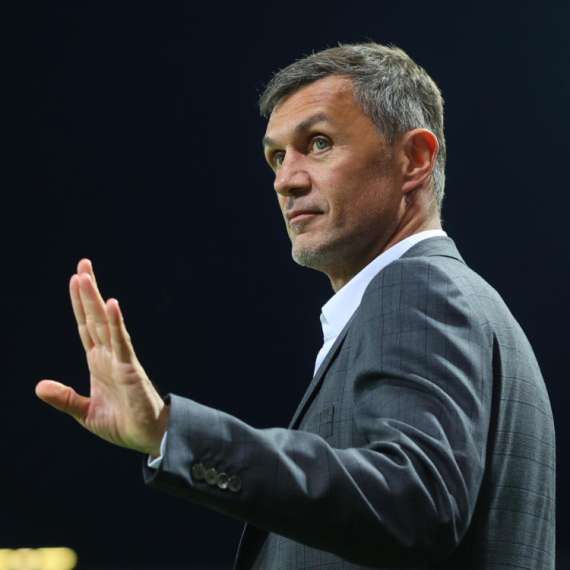 Maldini na meti Engleza