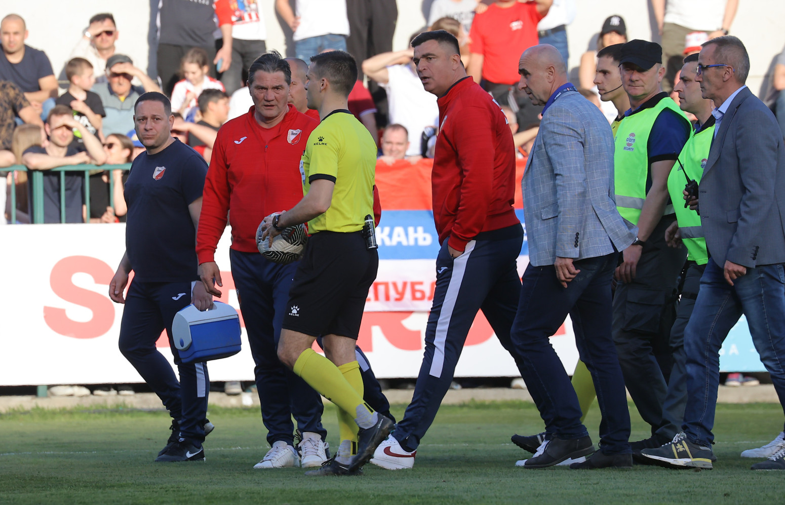 Burno u Ivanjici: Zvezda sporo krenula, ali lako trijumfovala – brine povreda Hvanga