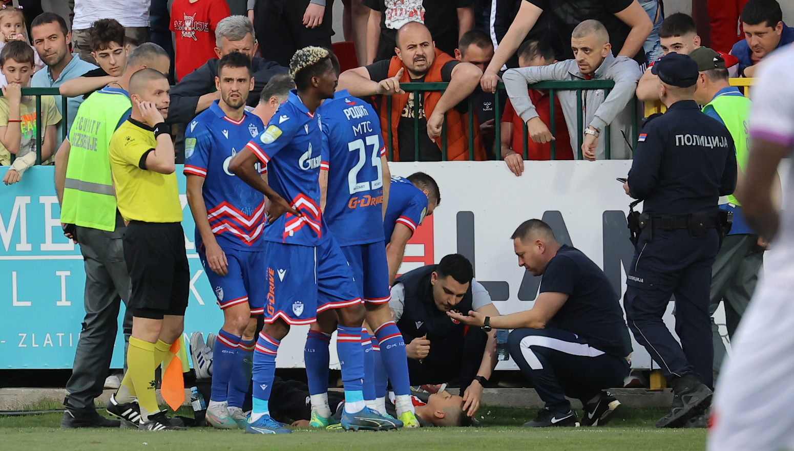 Poznat razlog prekida u Ivanjici: Dečaku pozlilo, Rodić mu poklonio dres