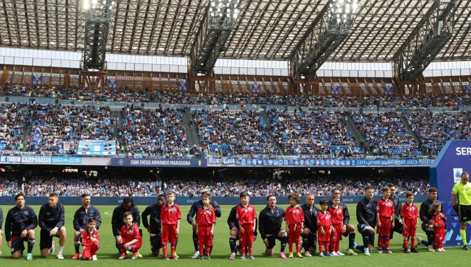 Napolijeva poruka Ačerbiju: Šampioni klekli u znak borbe protiv rasizma