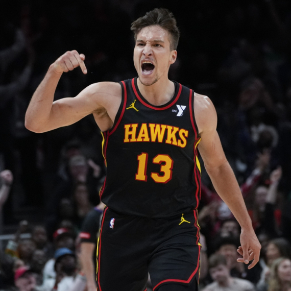 Janis i Bogdan razmenili dresove posle šuterskog obračuna VIDEO