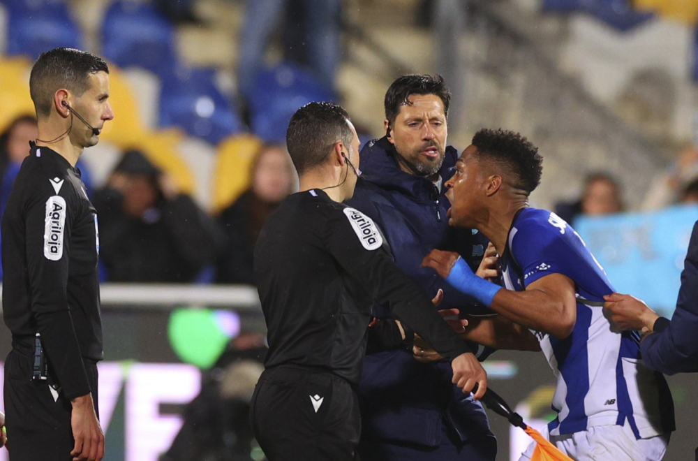 Trener Porta smirivao sina – "Zmajevi" se posle haosa oprostili od titule