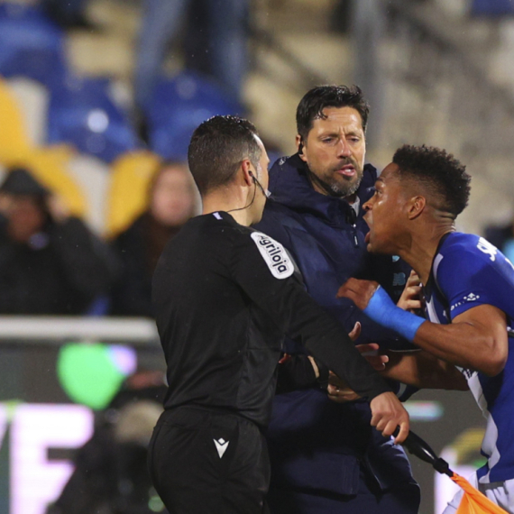 Trener Porta smirivao sina – "Zmajevi" se posle haosa oprostili od titule