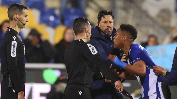 Trener Porta smirivao sina – "Zmajevi" se posle haosa oprostili od titule