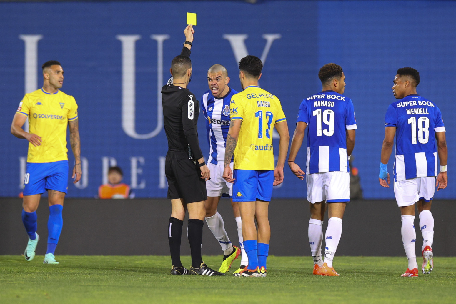 Trener Porta smirivao sina – Zmajevi se posle haosa oprostili od titule