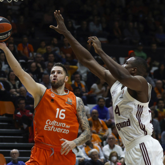 Sjajni Jović u brodolomu Valensije