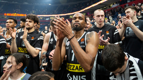 Stigla podrška i u Berlin - "grobari" pune dvoranu VIDEO