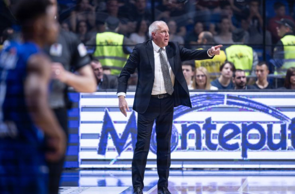 Obradović: "Ne igra se košarka sa pet igrača, iz aviona pravo na trening"