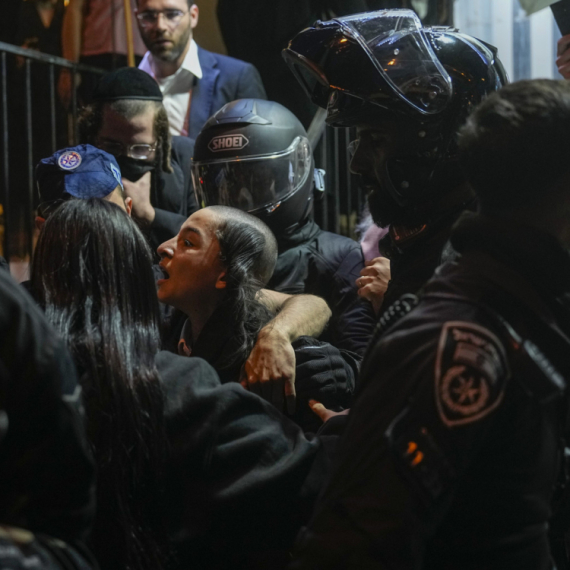 Teroristički napad u tržnom centru u Izraelu: Ima povređenih VIDEO