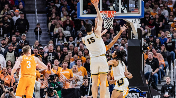 Idi se najavio NBA sa 40 poena, centar sa 125kg ostavio Djuk bez F4 VIDEO