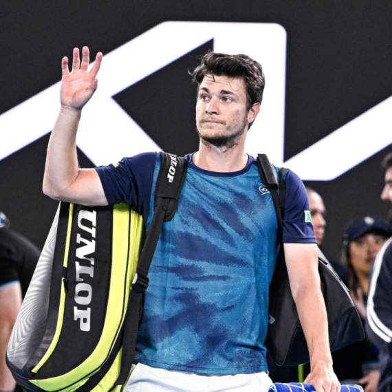 Kecmanović zaustavljen u prvom kolu u Eštorilu