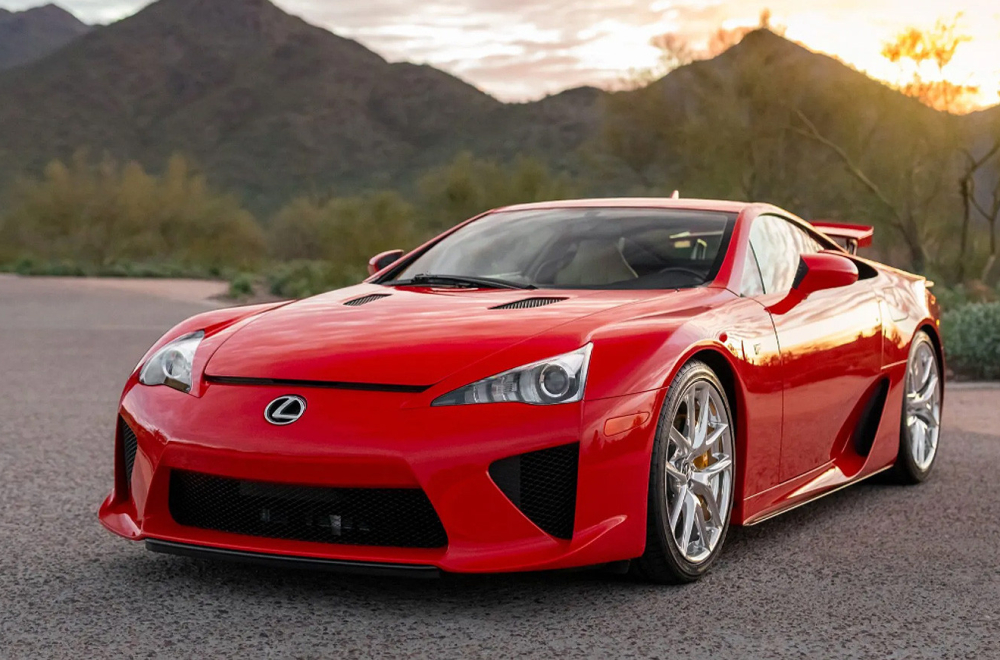 Automobilski biser sa svega 430 pređenih km prodat za skoro milion dolara FOTO/VIDEO