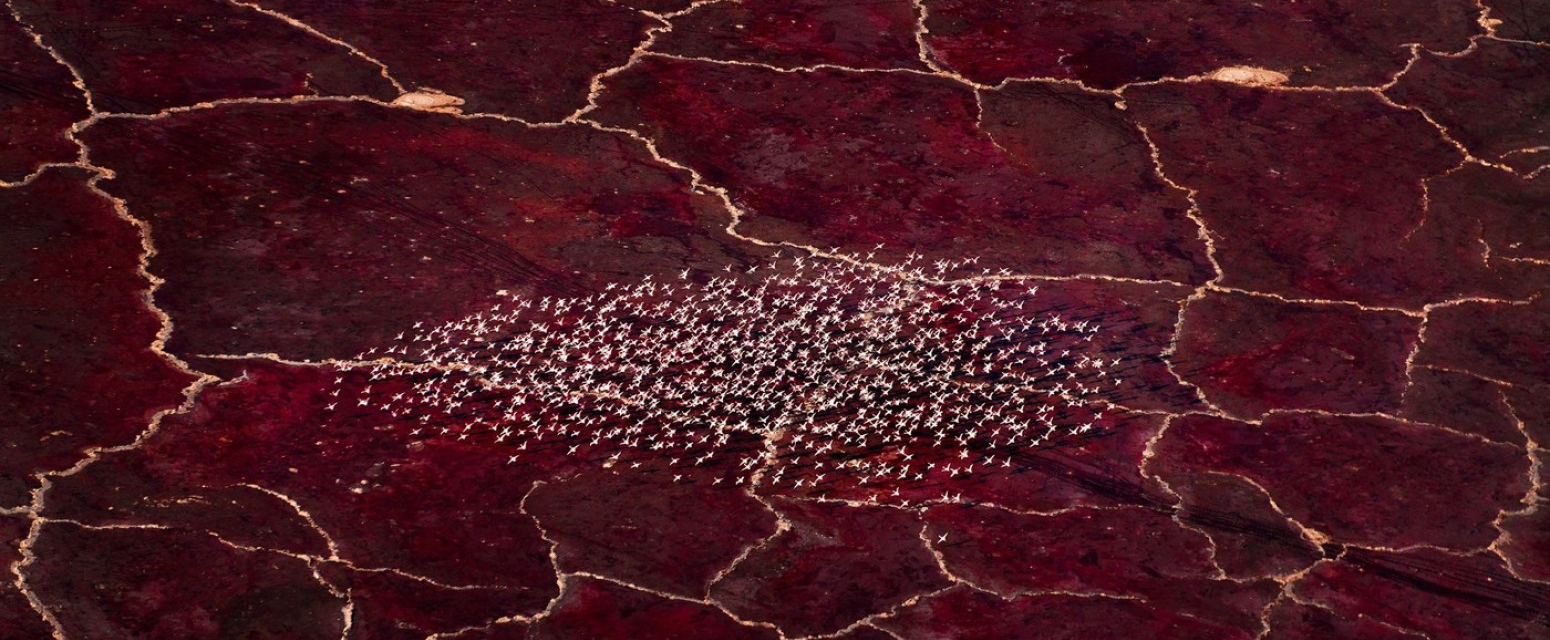 Ovo jezero krije mračnu tajnu, a privlači turiste iz celog sveta FOTO