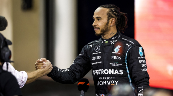 Hamilton: Povratak Fetela bila bi neverovatna opcija za Mercedes