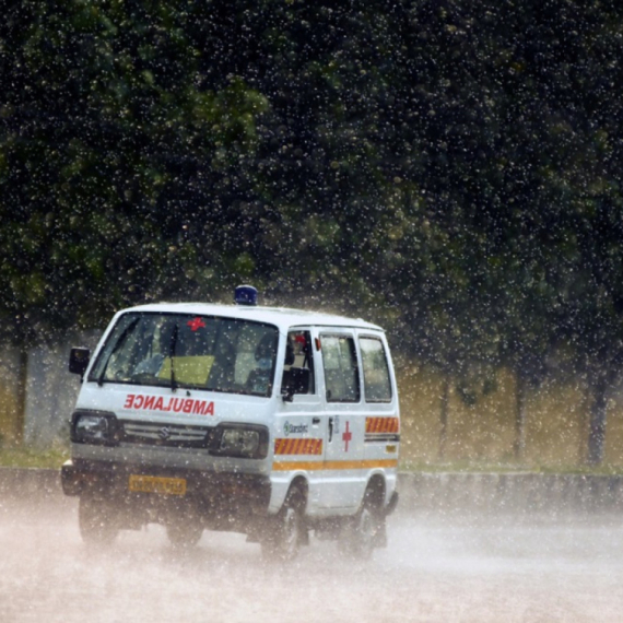 Prevrnuo se školski autobus: Poginulo četvoro dece