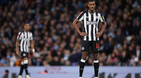 Everton šokirao Njukasl u finišu, Lukićev Fulam se "izgubio" u šumi