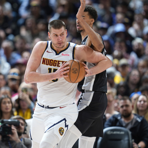 Jokićeva lekcija Vembanjami sa 42 poena VIDEO