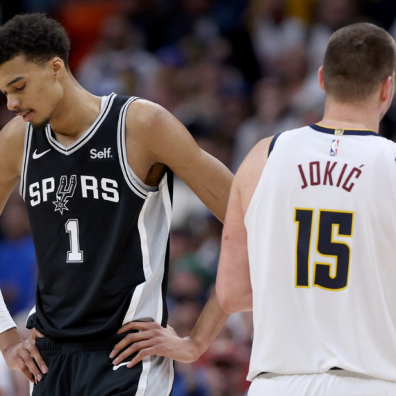 Novinari plakali od smeha dok je Jokić pričao o blokadama Vembanjame VIDEO