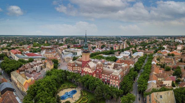 Ovaj grad u Srbiji prepoznatljiv je po secesiji, ali to nije jedini razlog zašto se u njega zaljubljuje FOTO