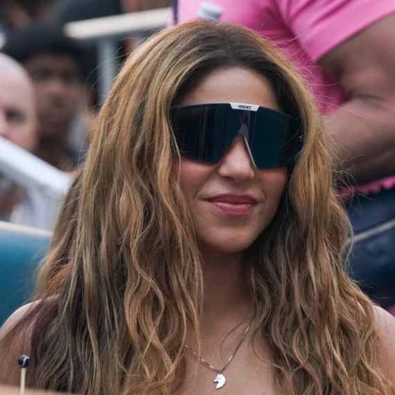 Zgodan i 16 godina mlađi: Šakira ima novog dečka, Pike je prošlost FOTO