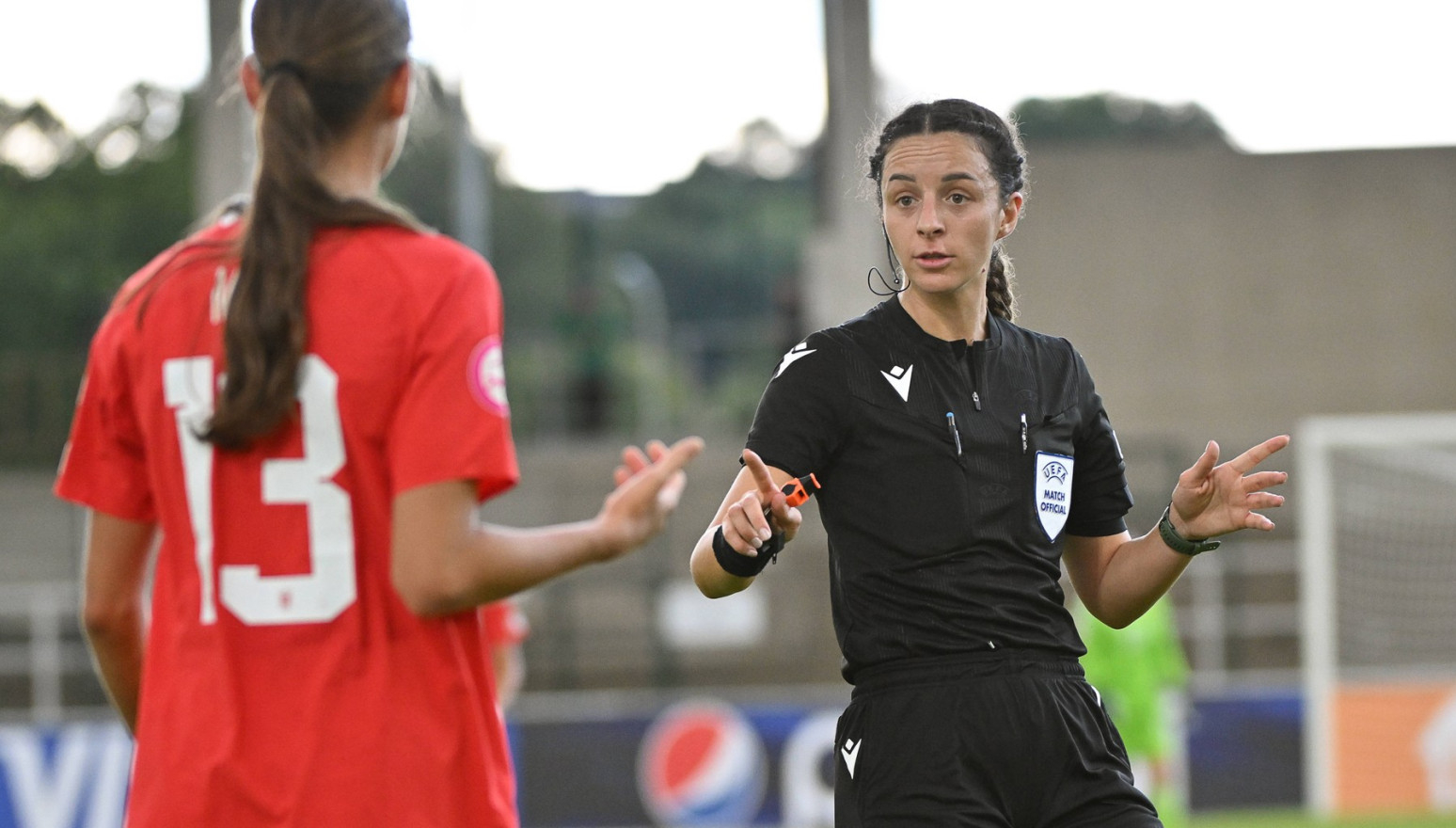 Za istoriju: Četiri dame sude Zvezda – Čukarički