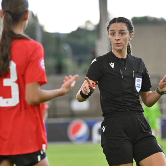 Za istoriju: Četiri dame sude Zvezda – Čukarički