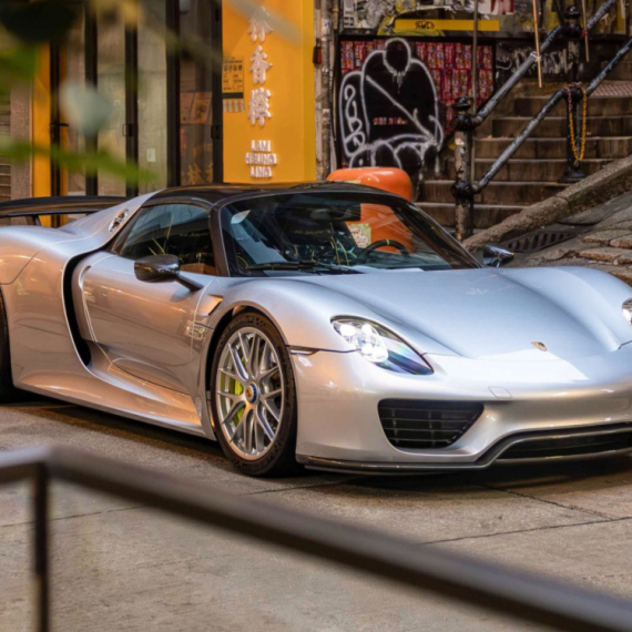 Kolekcionari u niskom startu: Deset godina star Porsche 918 Spyder sa nula kilometara FOTO