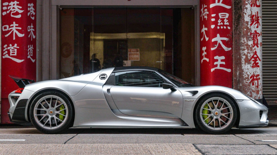 Kolekcionari u niskom startu: Deset godina star Porsche 918 Spyder sa nula kilometara FOTO