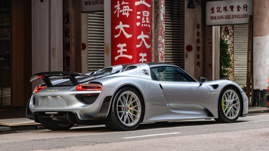 Kolekcionari u niskom startu: Deset godina star Porsche 918 Spyder sa nula kilometara FOTO