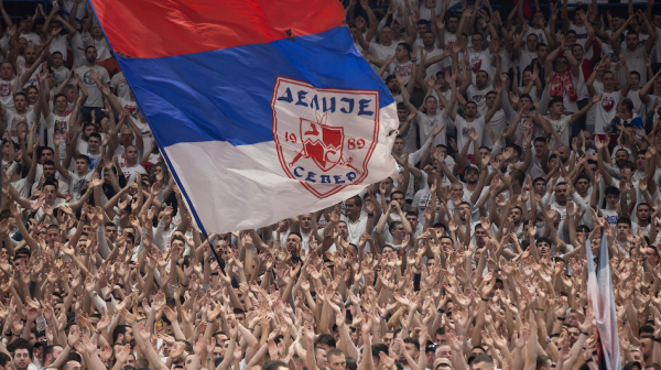 "Delije": "Da se niko ne sladi praznim stolicama"