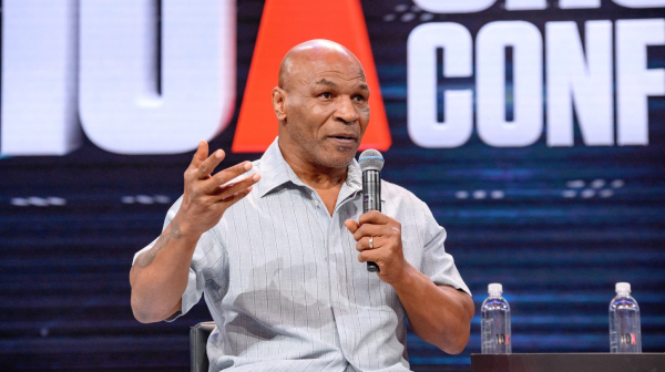 Tajson prestravljen pred meč sa jutjuberom