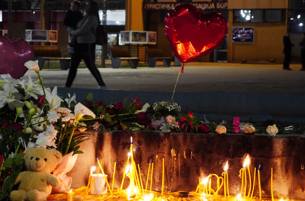 Danka's mother in tears, father holding a little white bear... The images are heartbreaking