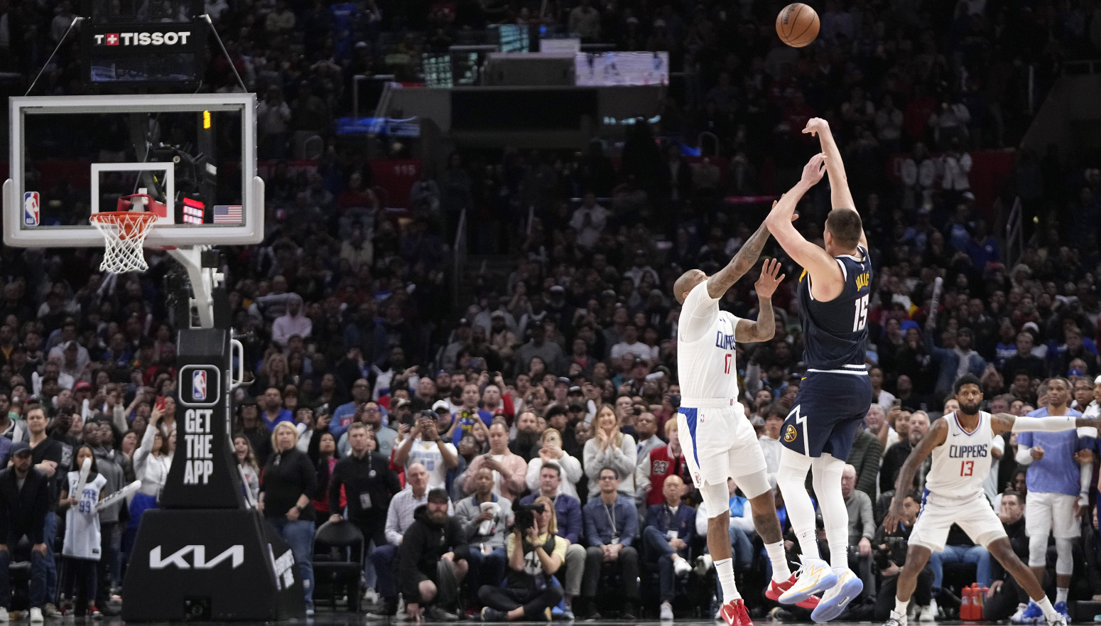 Jokić ne može sve sâm – dominirao protiv Klipersa, pa promašio trojku za pobedu VIDEO