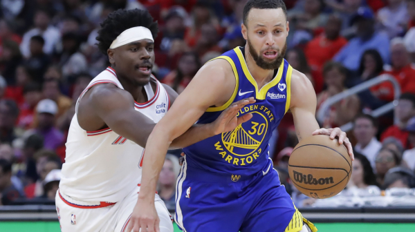 Kari i Tompson podelili ulogu – Hjuston gubi bitku za plej-in VIDEO