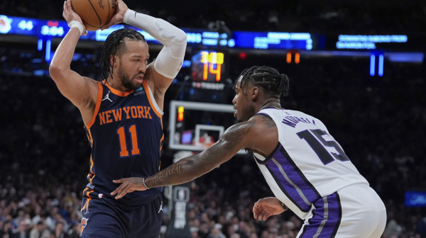 Dabl-dabl Bransona u pobedi Niksa – Sakramento zaostaje u trci za plej-of VIDEO