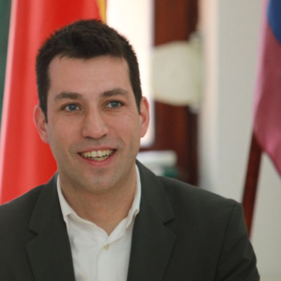 Mediji: Dok cela Srbija tuguje "Srbija protiv nasilja se veseli"