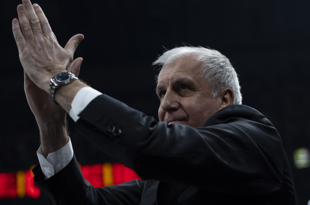 Večernja klavir seansa "grobara" i Obradovića – "Čekam tebe da ostvarim..."