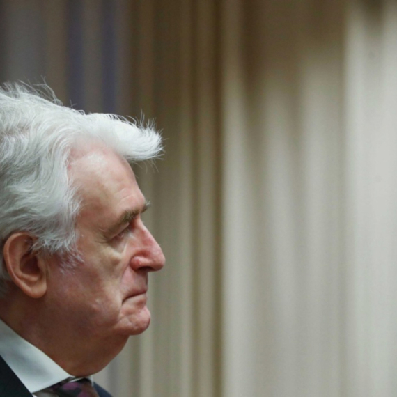 Preokret, Britanci pristali: Radovanu Karadžiću, ipak, dali lekove