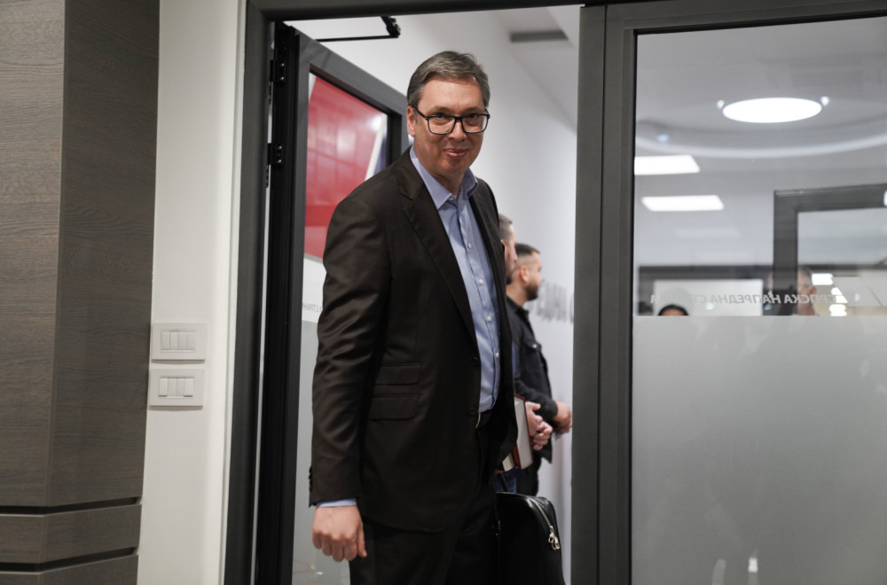Vučić poslao jasnu poruku sa sednice Predsedništva SNS: Ne brinite, naročito vi sa N1, pobedićemo VIDEO