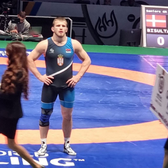 Komarov "odigrao" 2:2 – i ispao