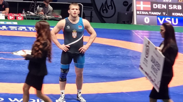 Komarov "odigrao" 2:2 – i ispao