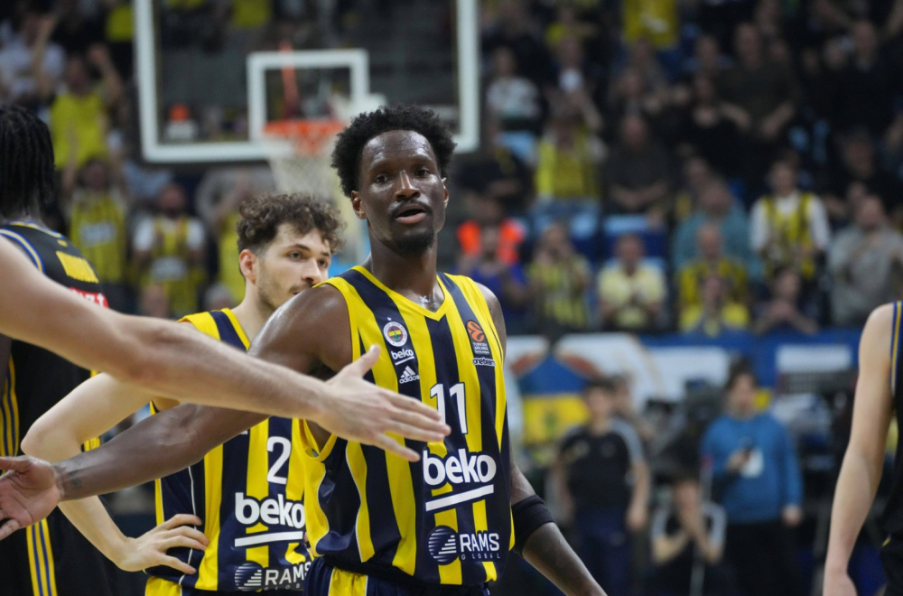 Fener pred Zvezdu bio na pragu šokantnog poraza VIDEO