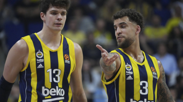 Fenerbahče izdao Partizan, Efes dobio "istanbulski rat", Zvezda poslednja nada crno-belima