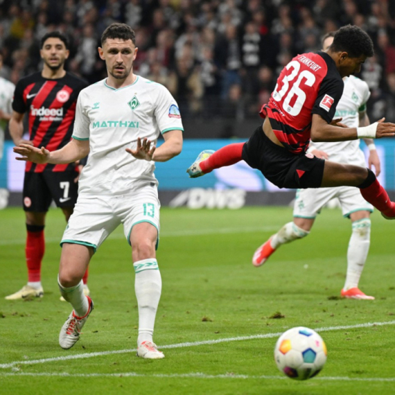 Veljković strelac u remiju Ajntrahta i Verdera